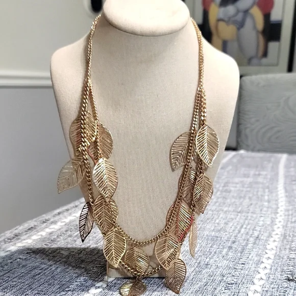 Cottagecore Gold Leaf Necklace 28" NWOT - Picture 1 of 3